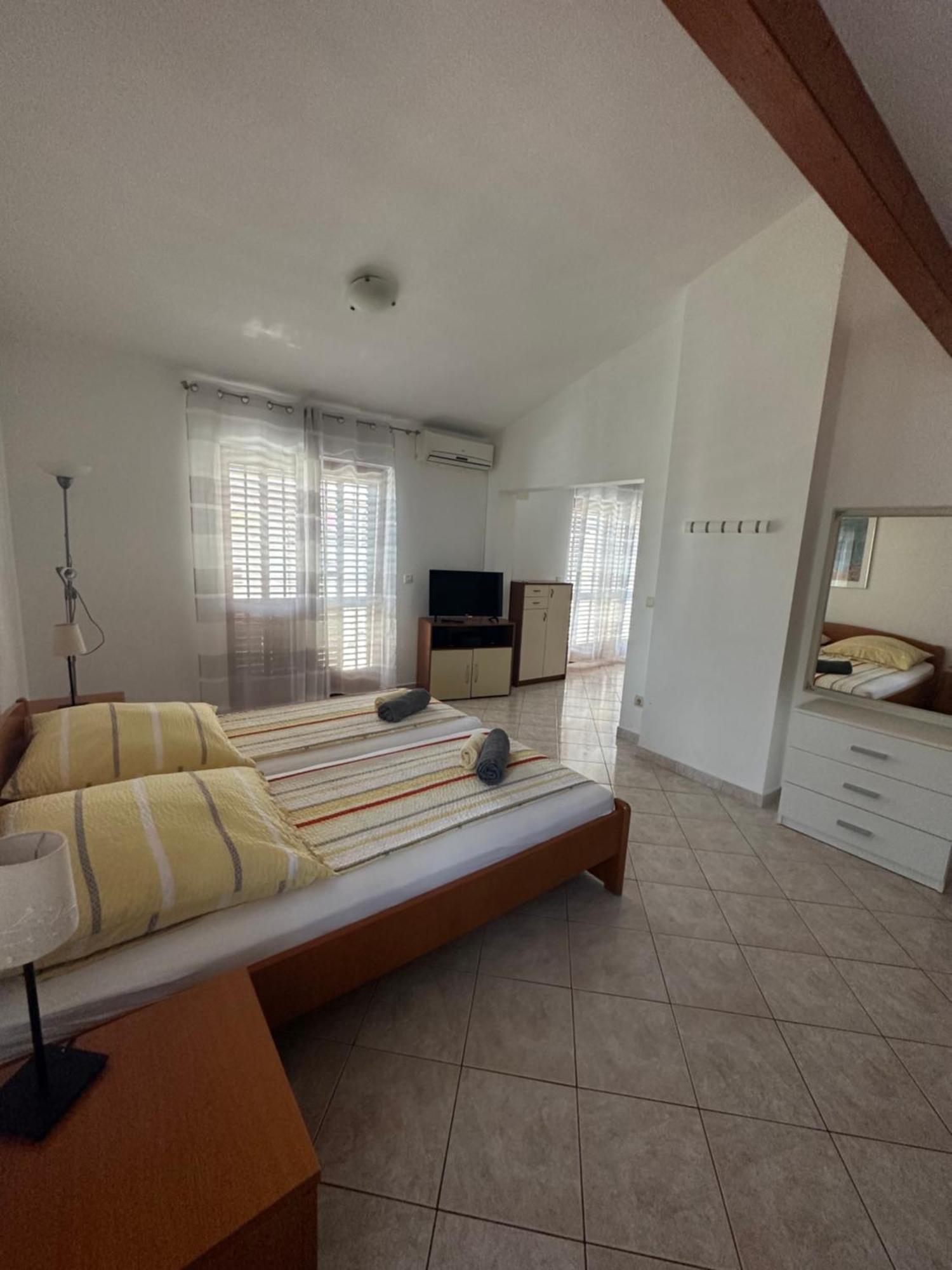 Apartment Mira Pula Extérieur photo